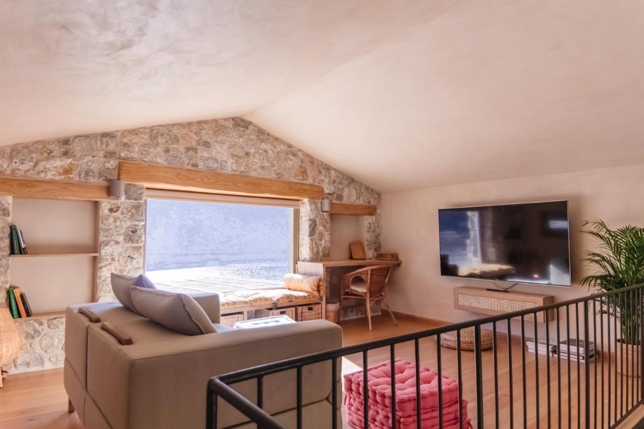 Petra Boutique Villas Arginonda Екстериор снимка