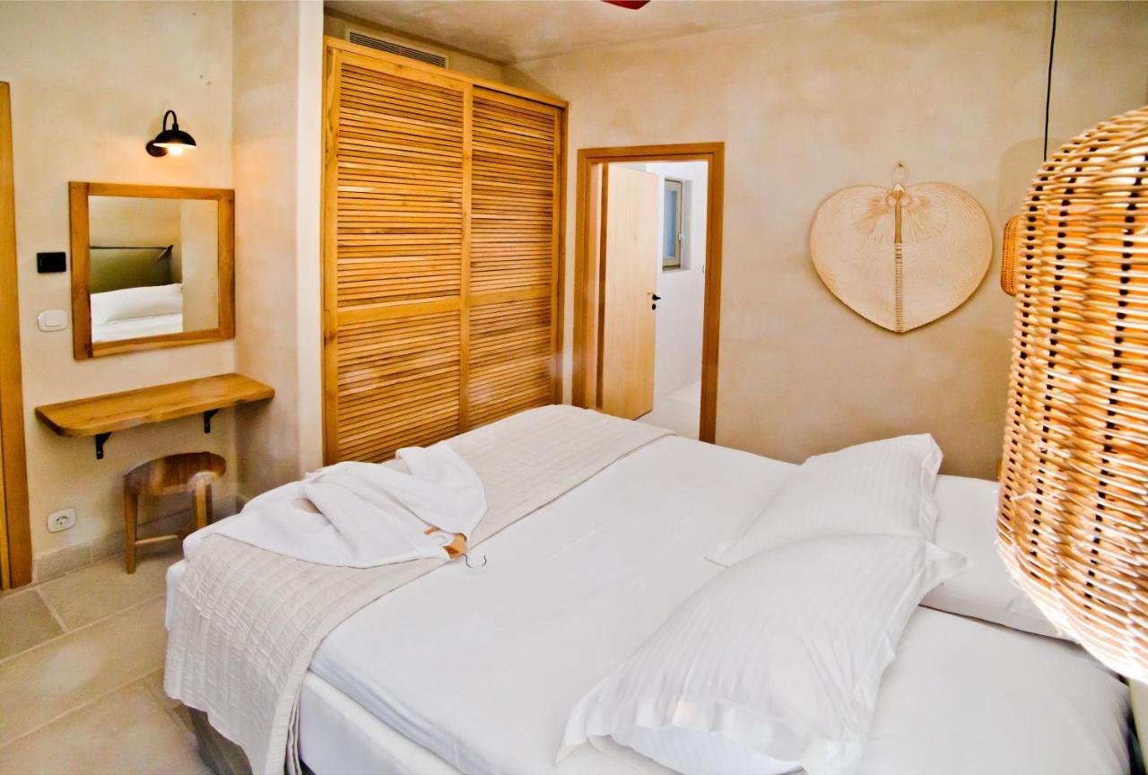 Petra Boutique Villas Arginonda Екстериор снимка