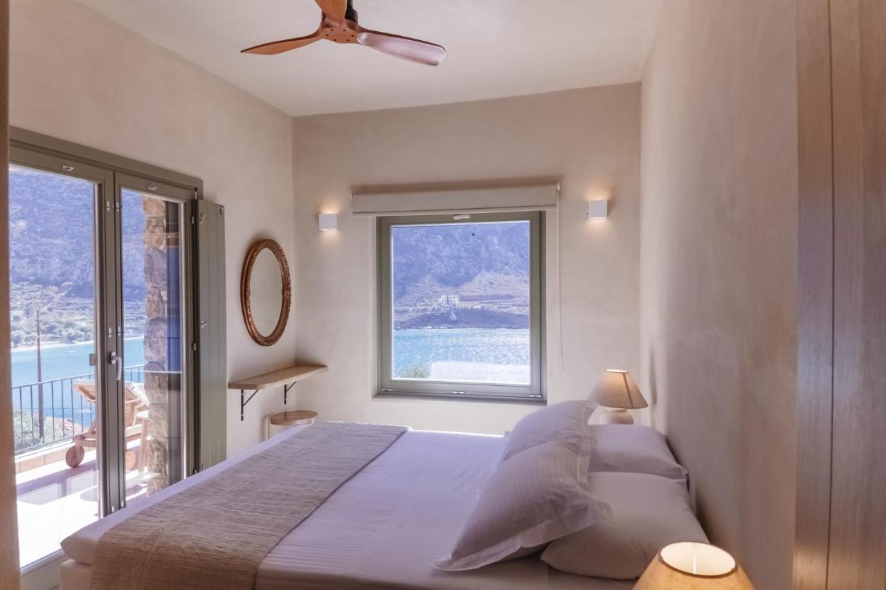 Petra Boutique Villas Arginonda Екстериор снимка