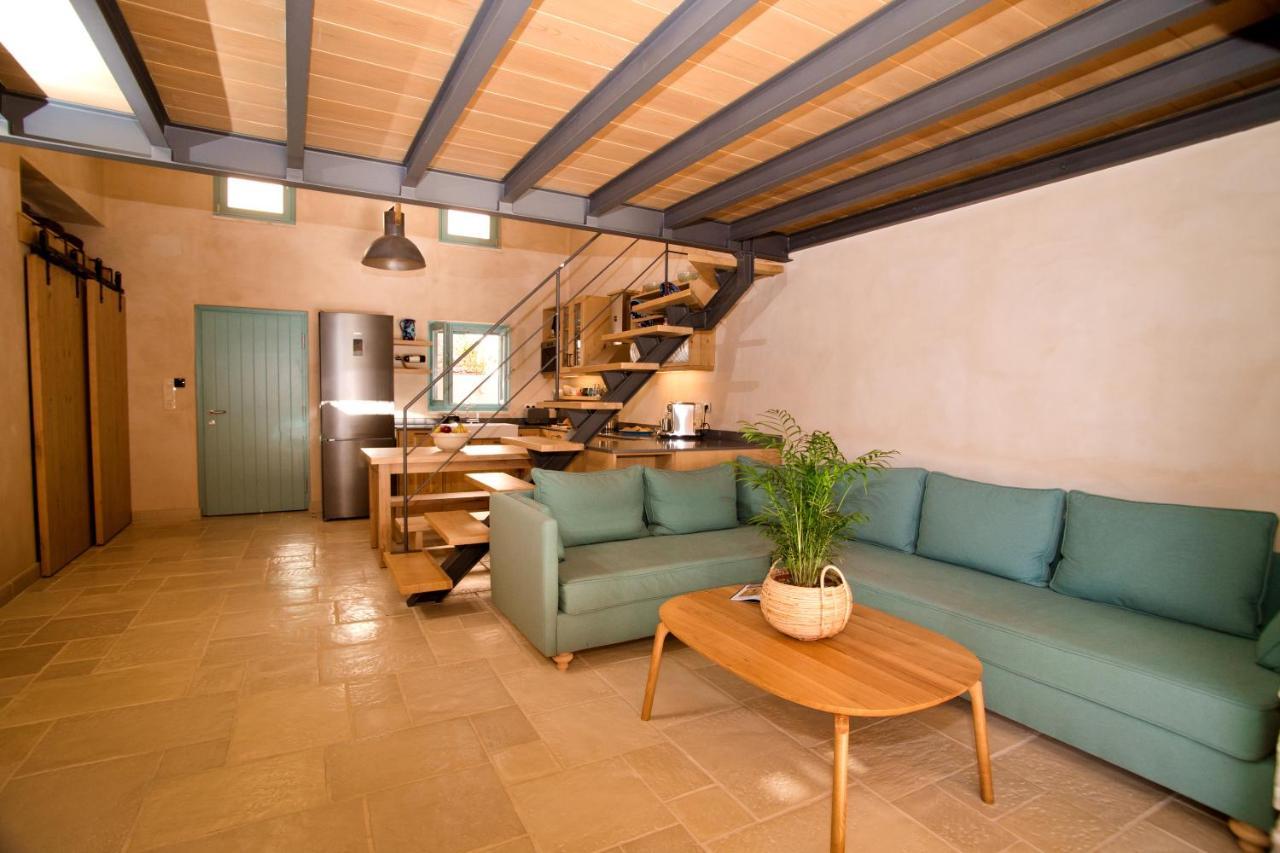 Petra Boutique Villas Arginonda Екстериор снимка